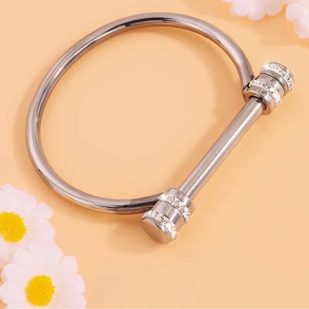 Elegant Silver Bangle with Crystal Accents